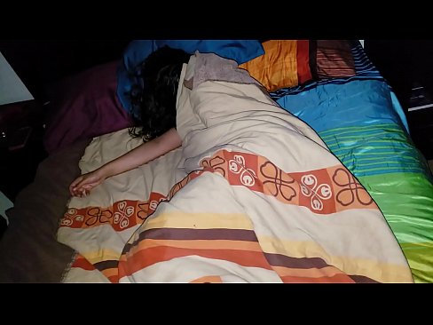 ❤️ Anak tiri berating ibu tiriné enom nalika dheweke turu. ❤ Porno ing kita  ️❤